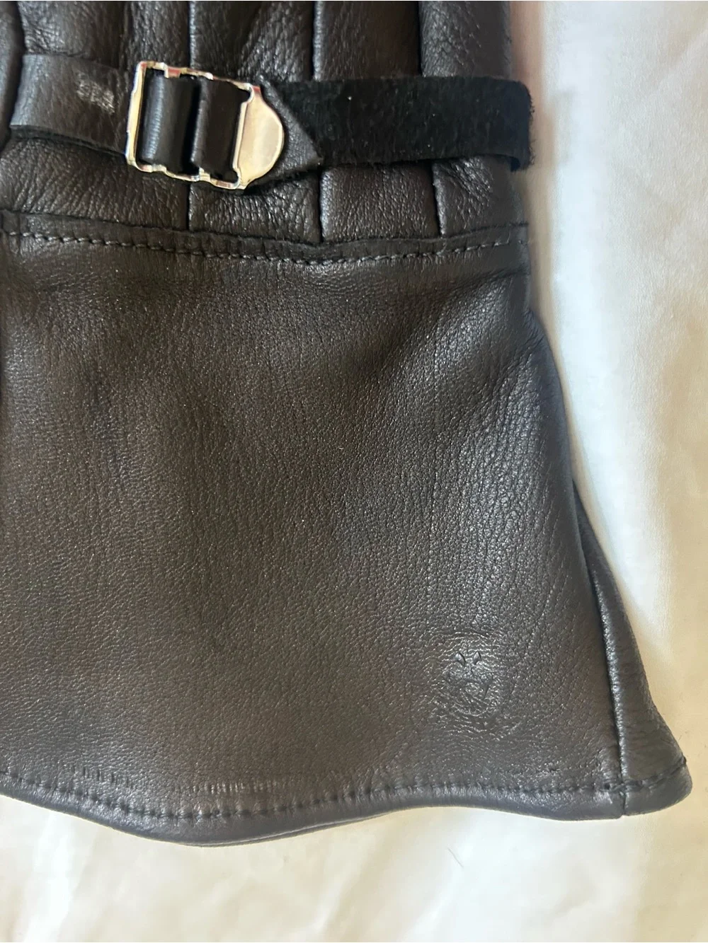 VINTAGE Black Leather Women’s Gloves with Buckle Accent